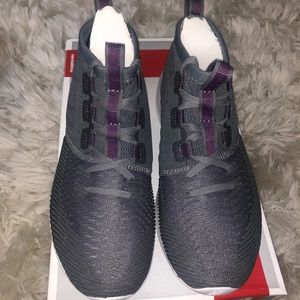 Women  size 8 New Balance Cypher Run